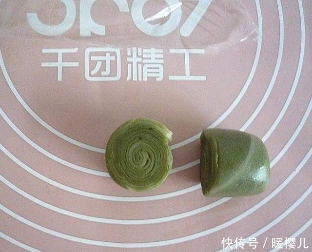 糕点|抹茶酥和我自己做的红曲糕点,不油腻