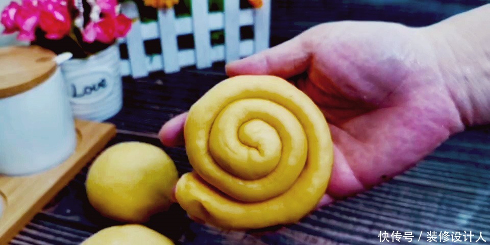 烤箱|没有模具和烤箱,在家也能做面包,教你做小碗蒸面包