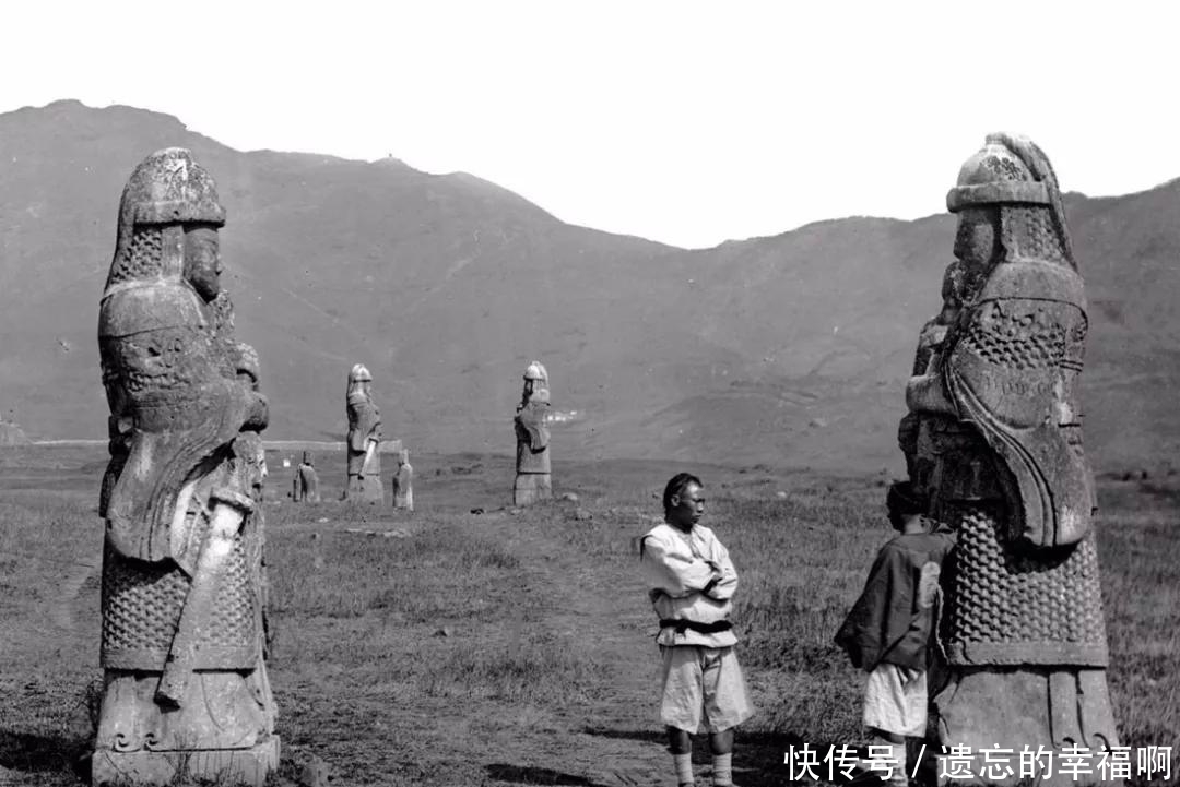 老照片|100年前高清老照片 火热的面摊 普通人家的两菜一汤