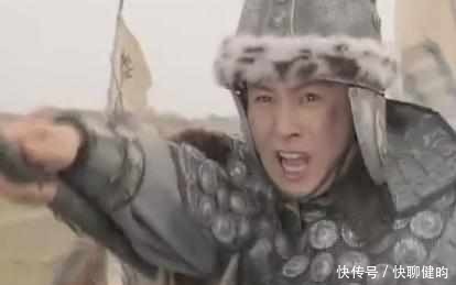 庞德|关羽水淹七军，为何庞德不愿投降与马超重聚？不是不想而是不敢！