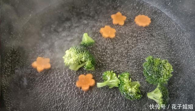 蔓越莓酱汁|炸鸡胸脯感觉差不多什么我的家人喜欢搭配蔓越莓果酱