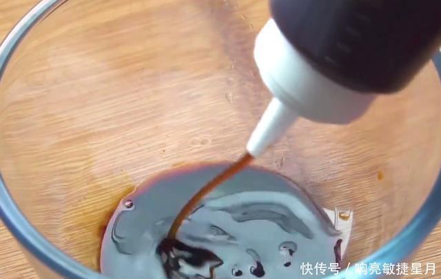 爱吃|孩子爱吃的油焖南瓜,简单4步就能上桌,软糯美味,好吃又营养