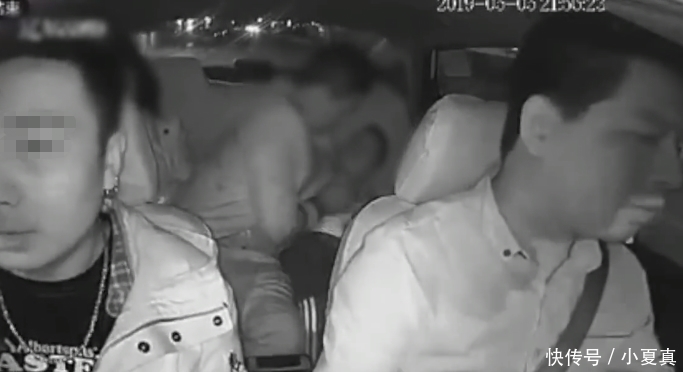 内心|的哥连闯2红灯，收到乘客转账500元，他想把闯红灯钱和车费都退了