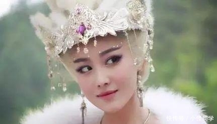 下手|此女祸国殃民, 临死前刽子手不忍心砍, 拿布遮住头后才敢下手