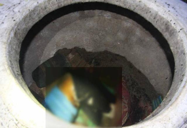  发现|男孩发现森林中的大坛子爬满苍蝇，走近一看叔叔躺在里面已经死亡