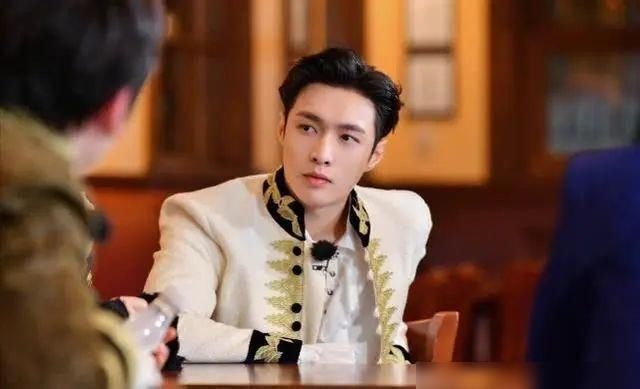 张艺兴|张艺兴告别《极限挑战》,原因是行程紧密?网友:我们都懂