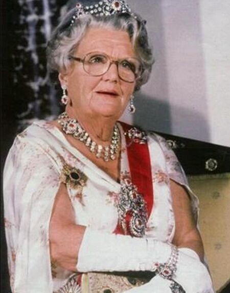 君主|至今统治荷兰的朝代——奥伦治拿骚王朝历代君主,连续三代是女王