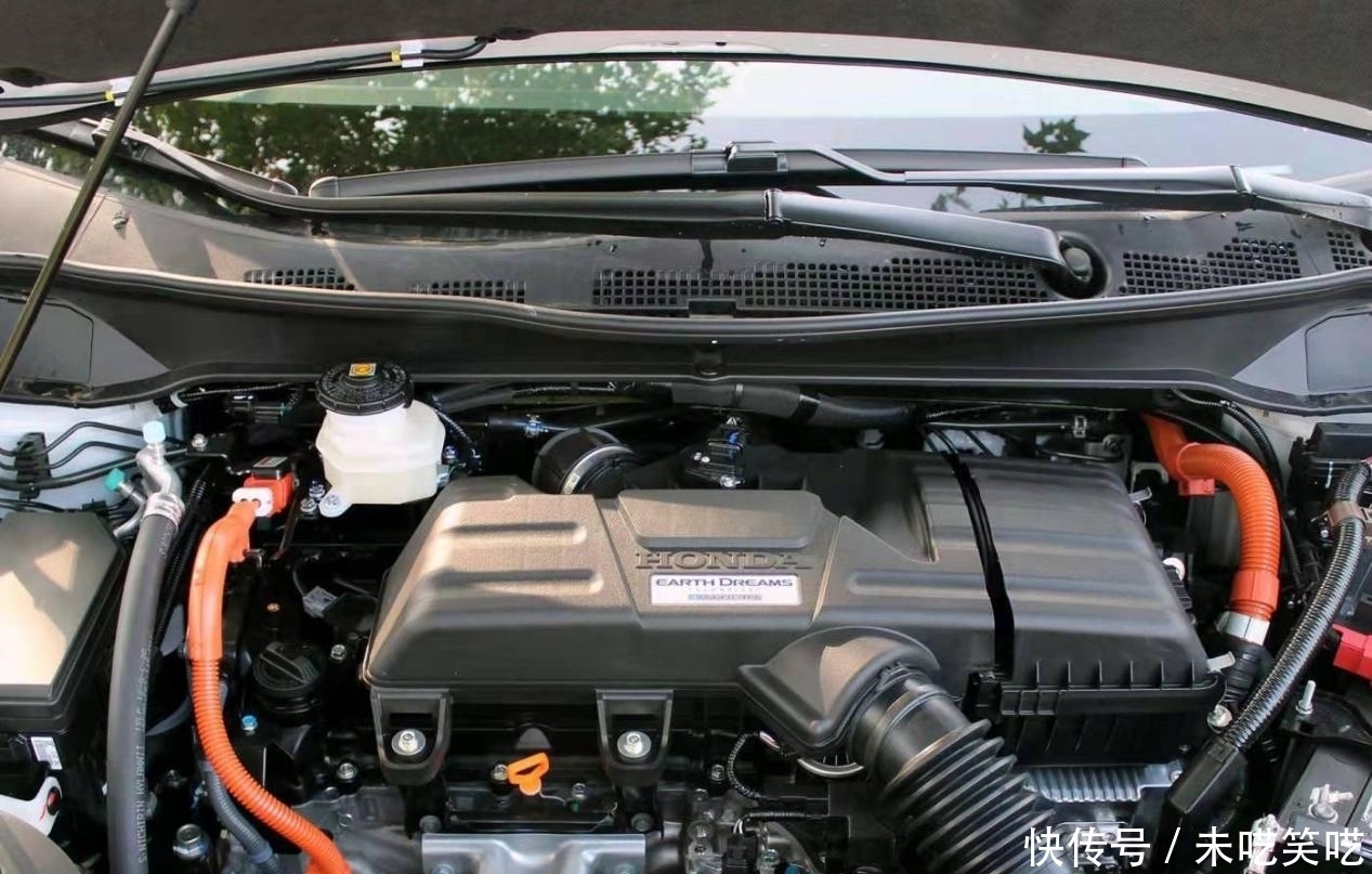 整体|整体的高度够高,保证一个非常舒服的坐姿,本田艾力绅