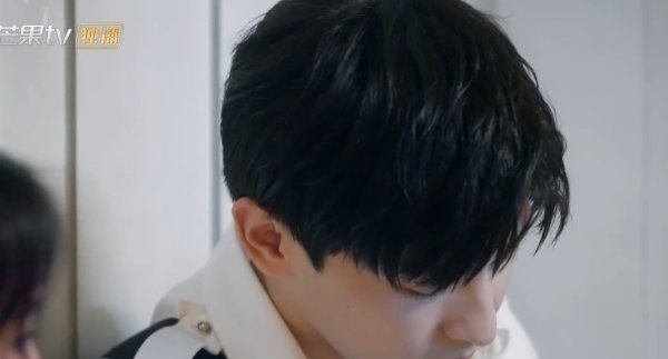  黄明昊|密逃三个小细节证明：邓伦真的比不上黄明昊！