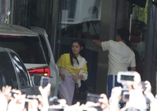 状态|蒋依依录跑男不定妆?太阳一照出油严重直接脱妆,暴露真实皮肤状态