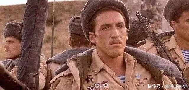 解体|苏联解体时,被分成15个国家,那它的百万大军是如何分配的?