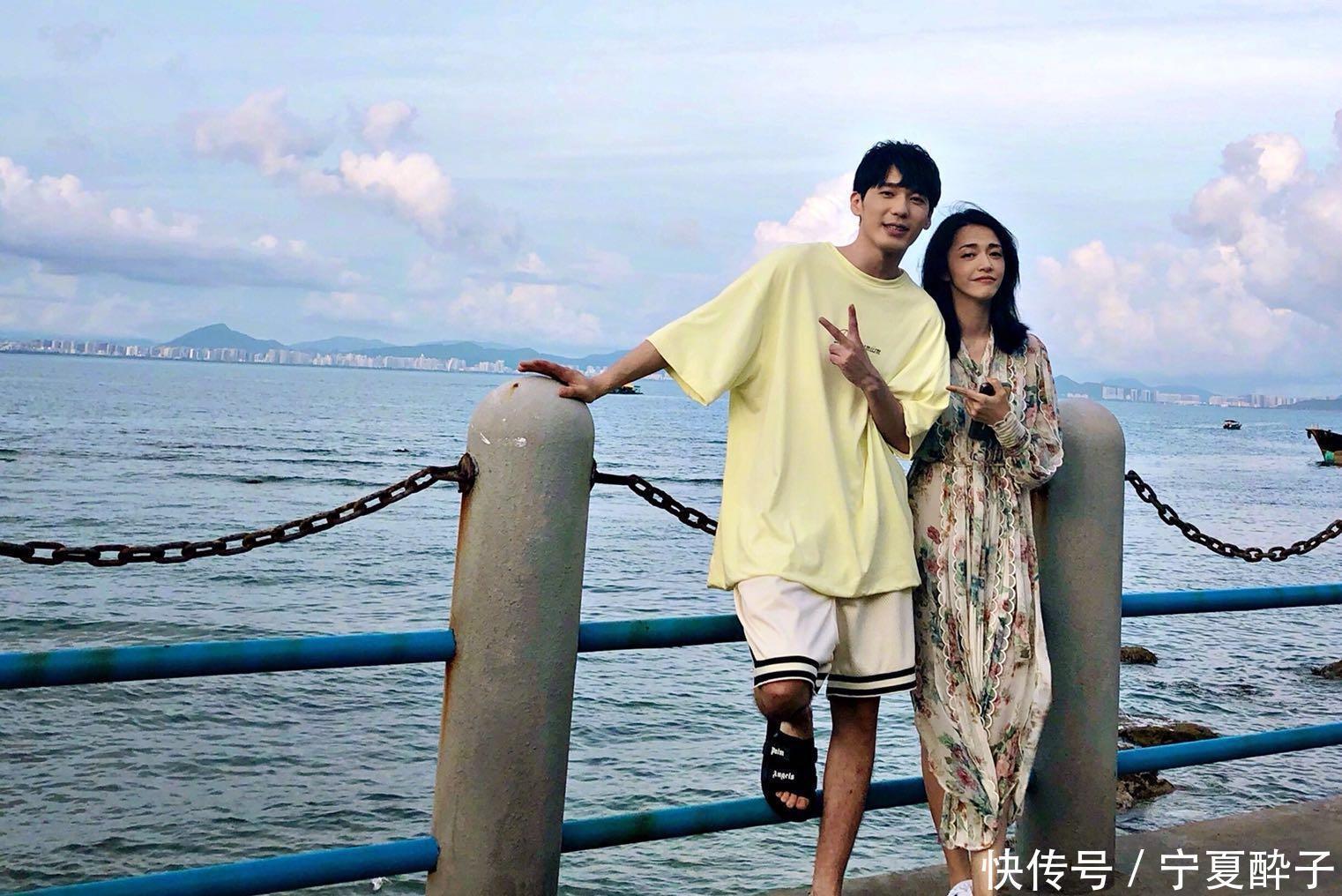  西岛|许可依与侯昊西岛一日游，最亮点的还是姐弟俩穿搭