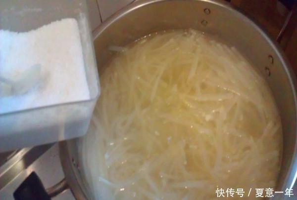 营养|白萝卜肉丸汤这样做真好吃,既简单又营养,每次做都不够全家人吃