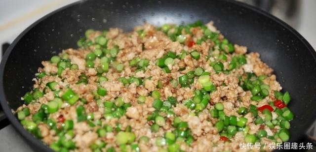 洗肠|此菜是天然“洗肠草”,杀菌清肠道,1周吃2次,排出宿便一身轻