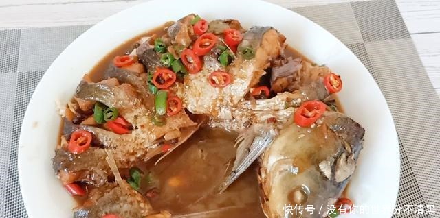 做法|炖鱼时，别直接下锅，40年大厨教你正确做法，鱼肉鲜香又劲道