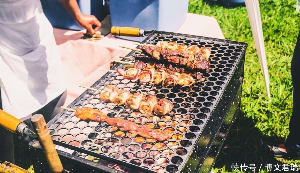 食物|出国旅游:盘点旅行中10种最让人垂涎三尺的街头食物,您吃过吗?