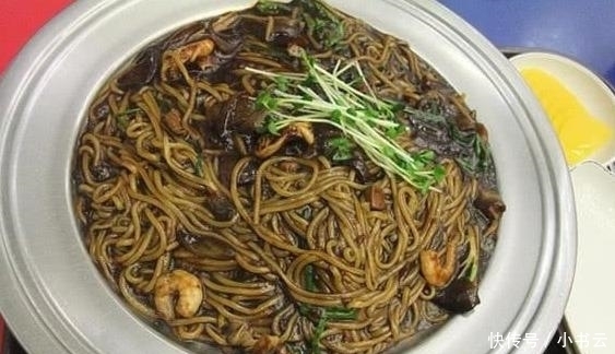 骗人|原来韩剧里都是骗人的,留学生拍下真实照片,天天都是吃这些菜!