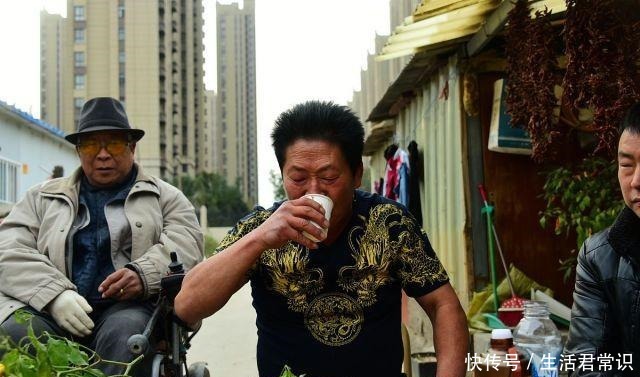 辣王|中国辣王每天把辣椒当饭吃 是饭馆最不欢迎的人|百家故事