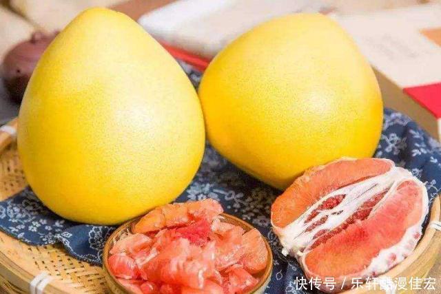 学会|买柚子,挑圆的还是尖的老果农透露学会这4招,柚子甜水分多