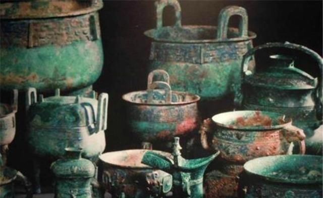 无偿|垃圾堆里也能翻出文物来82岁老人翻出3200多件，全都无偿给国家