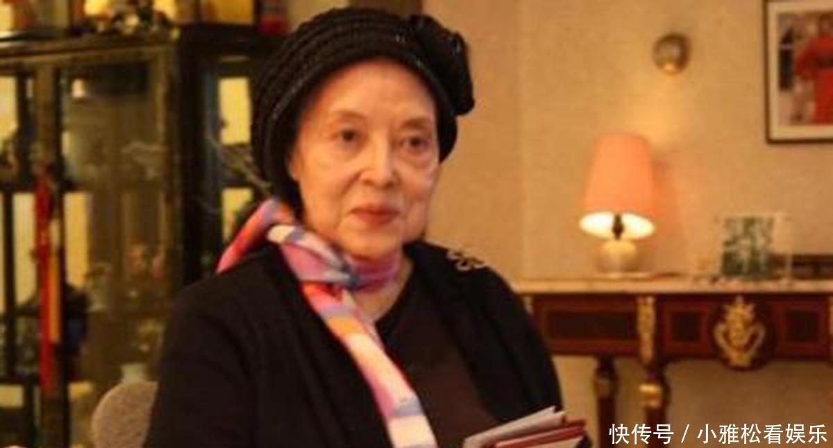  掏出|女汉奸李香兰，枪决前突然掏出一样东西，立刻被中国无罪释放