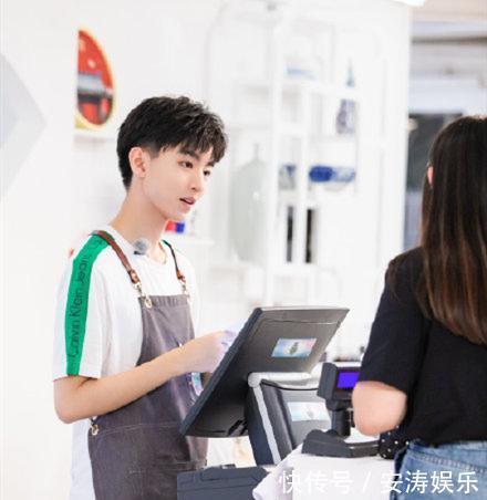 组合|《中餐厅》官宣第四季,神秘顶流加盟,还有林大厨张亮双厨组合