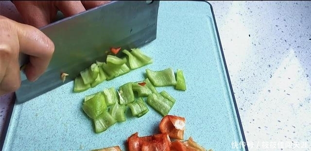 在家|饭店208元的三汁焖锅,自己在家做30块全家吃饱,做法特简单