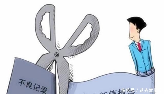 自救|21岁女大学生深陷网贷陷阱，被催收逼急了，靠一个举动自救上岸