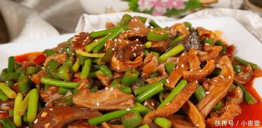 美食|猪肚为什么一炒就硬? 加上这一个步骤, 炒出来的猪肚又嫩又脆