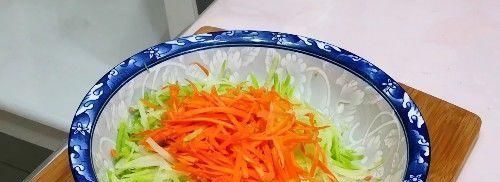 美味|萝卜丝更好吃的做法,打上2个鸡蛋蒸一蒸,百吃不厌