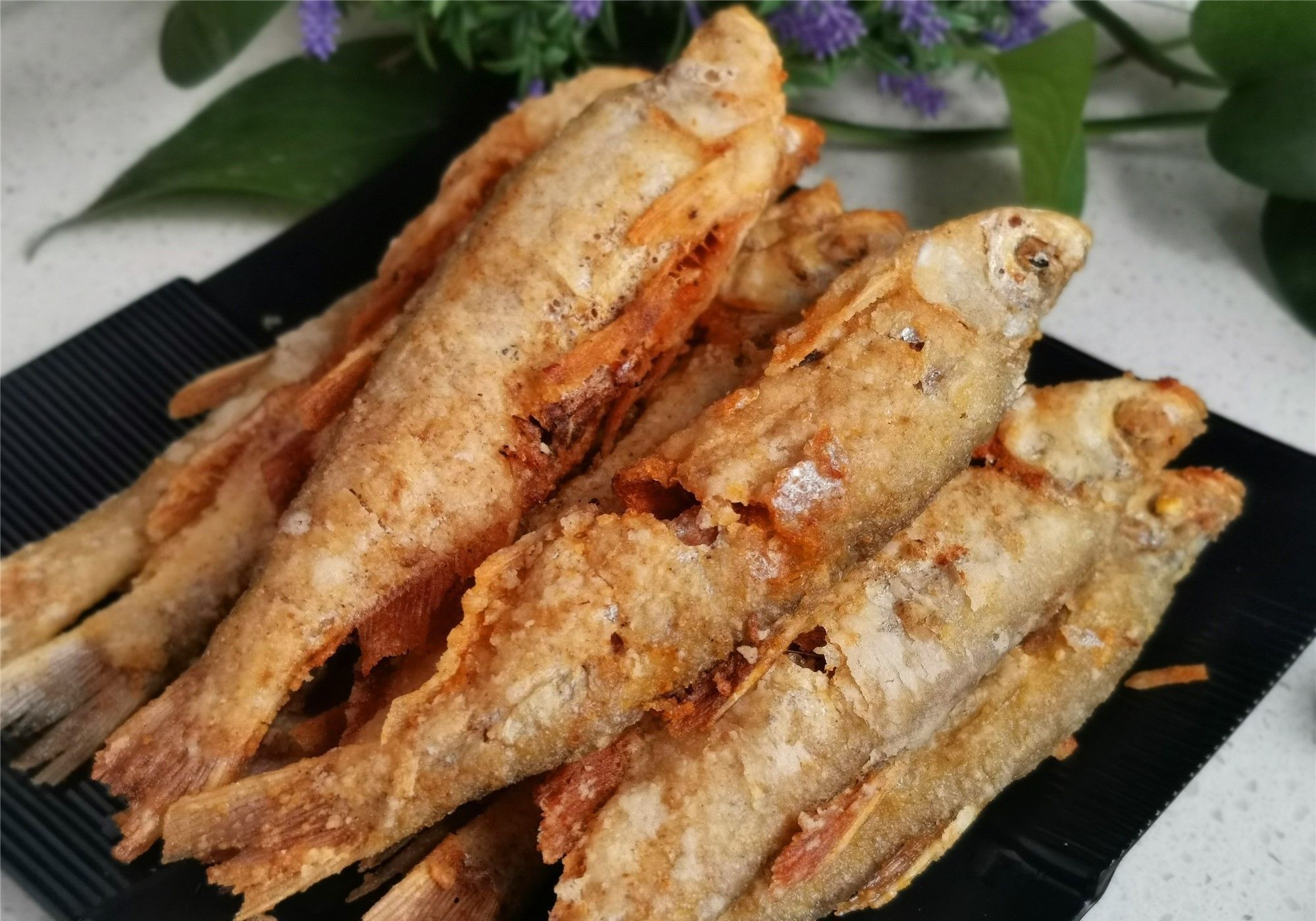 鲜香|下酒菜,除了花生米,这个菜也是下酒硬菜,金黄酥脆味道鲜香