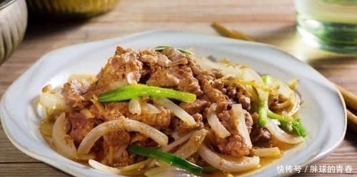  做出来|洋葱和此物一起炒,每天炒一盘,血管不堵了,排出毒素,早食早好