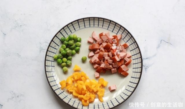 早餐|超人气快手早餐披萨,用饺子皮就能做,早知道就不买外面的披萨了