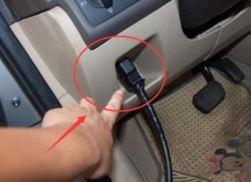 插口|不管是不是私家车,方向盘这个插口最好别闲置,聪明人天天用不停