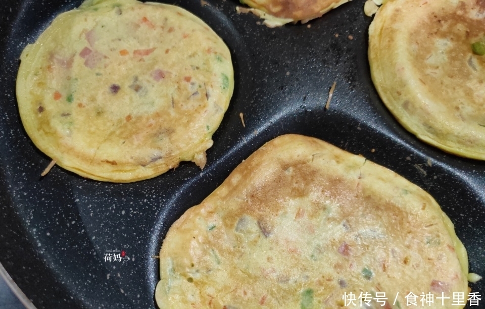  孩子|洋葱和鸡蛋别再炒着吃，做成早餐饼，鲜香可口，好吃又营养！