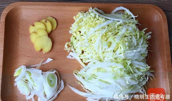 白菜鸡蛋汤|不到6毛一斤的食材，比萝卜还便宜，维C比苹果高4倍秋季多吃