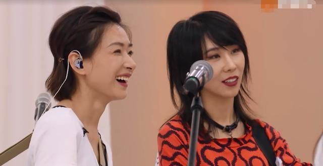 名字|《浪姐》盖章万茜皇族投票卡名字藏玄机,袁咏琳被淘汰太委屈