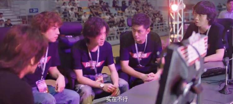 火线|《穿越火线》麒麟回归钢镚战队,肖枫决赛前发高烧,夺冠路艰难