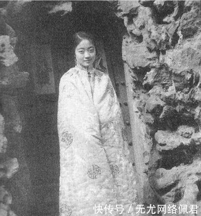 五官|一组民国老照片:幼年林徽因五官精致,街头小贩生火招揽生意