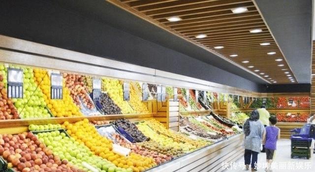 小商贩|水果店中不常见甘蔗,路边小商贩却卖得开心?总算知道为何了