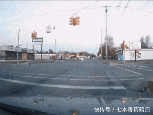 死神|GIF搞笑趣图: 死神跟你要点东西还那么扣, 你的时日不多了