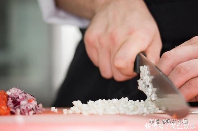 豆腐|日本嘲笑中国菜刀只能“杀猪”,中国厨师两道菜霸气回应,解气