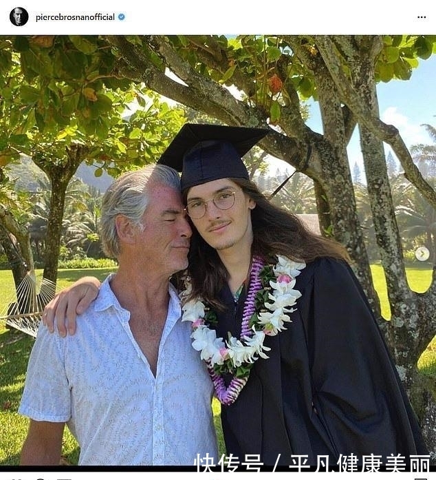 挚友|因新冠去世,67岁皮尔斯布鲁斯南失去45年挚友,提醒人们仍在战斗