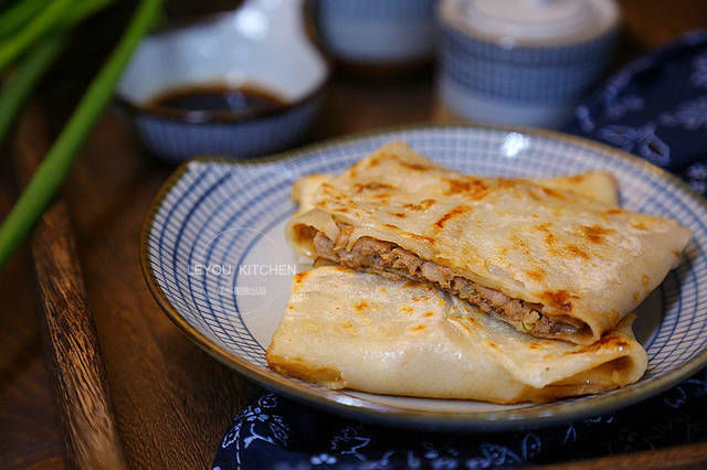 不用|不用和面,一样在家做馅饼,做好的饼,放凉后饼皮也不硬