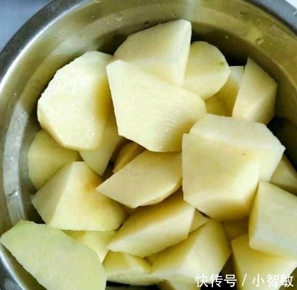 一年四季|这菜一年四季都便宜,我家一买就8斤,维C是苹果10倍,全家爱吃