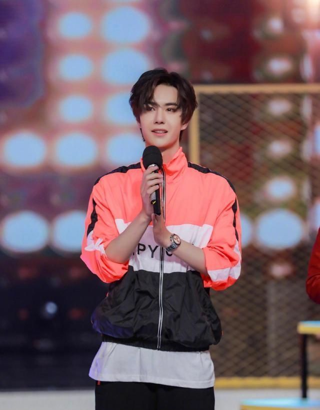 自我介绍|王一博三次做客《快乐大本营》,同一句话却说了两次