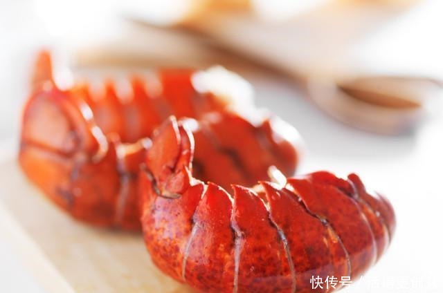 过瘾|又到了吃小龙虾的季节,教大家做蒜蓉龙虾尾,味道好吃过瘾