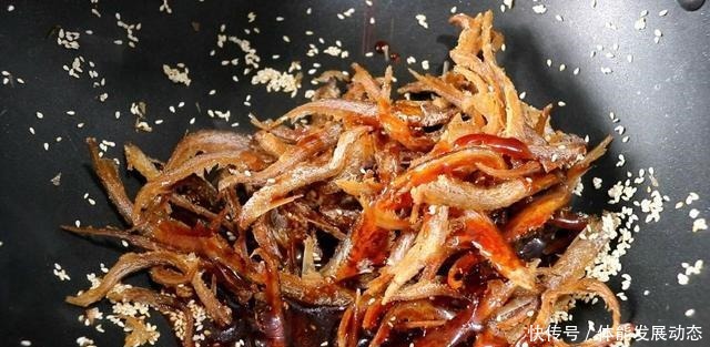 过年|过年不出门吃什么拿出朋友送的小鱼,教你糖醋凤尾鱼的做法