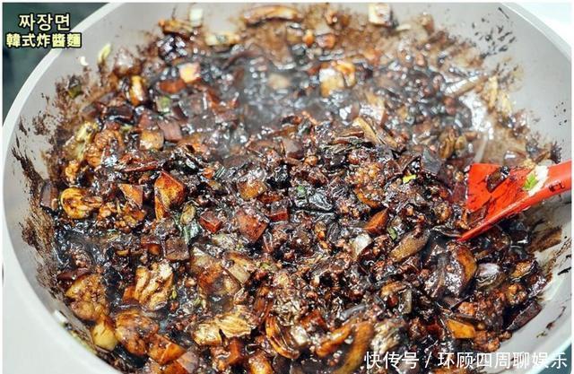 大人|自从学会做面条,连吃3天还不够,孩子大人都喜欢,一袋酱底了