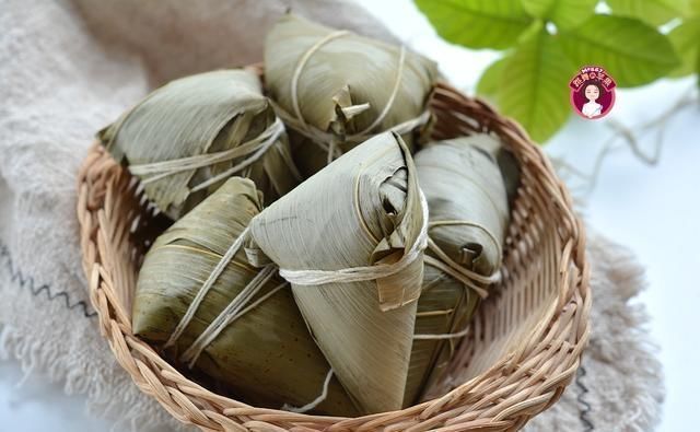 咸蛋|咸蛋黄粽子,吃一个就大呼过瘾,小吃变主食,粽子可以靠边站了